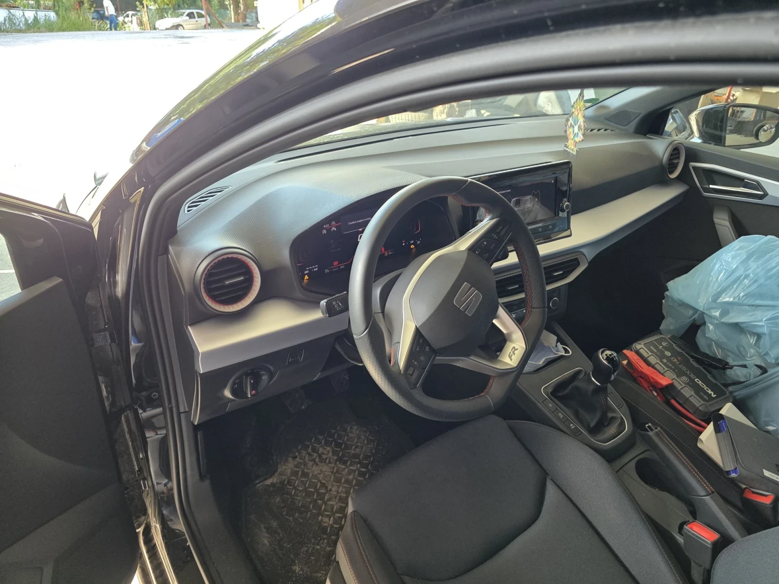 Seat Ibiza 1.0T FR 70kw. 8999км., снимка 13 - Автомобили и джипове - 55615623