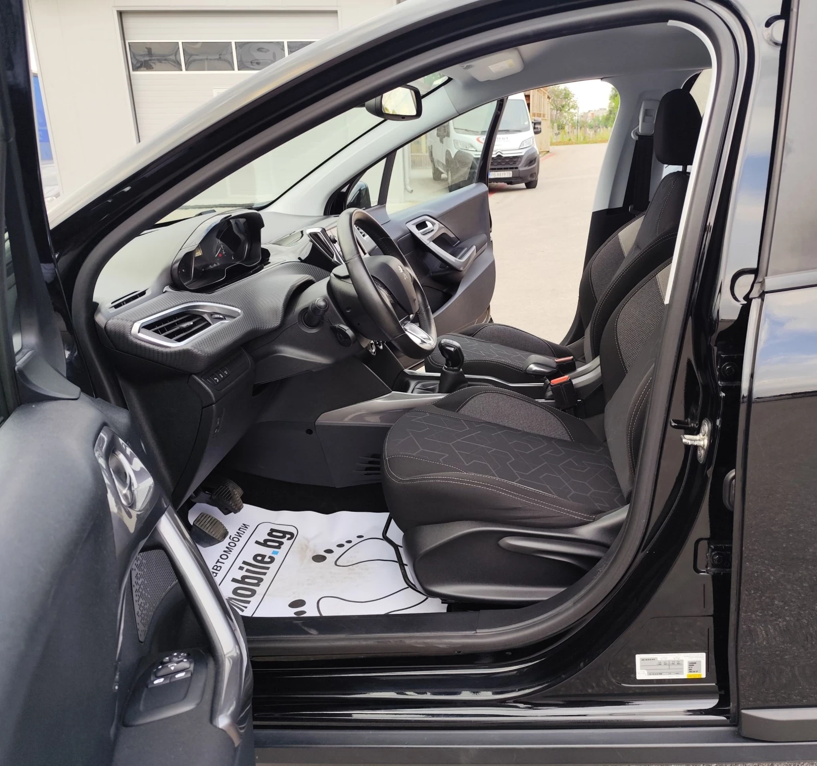 Peugeot 2008 1.6HDI-LED-EURO-6-СЕРВИЗНА КНИЖКА , снимка 10 - Автомобили и джипове - 55214808