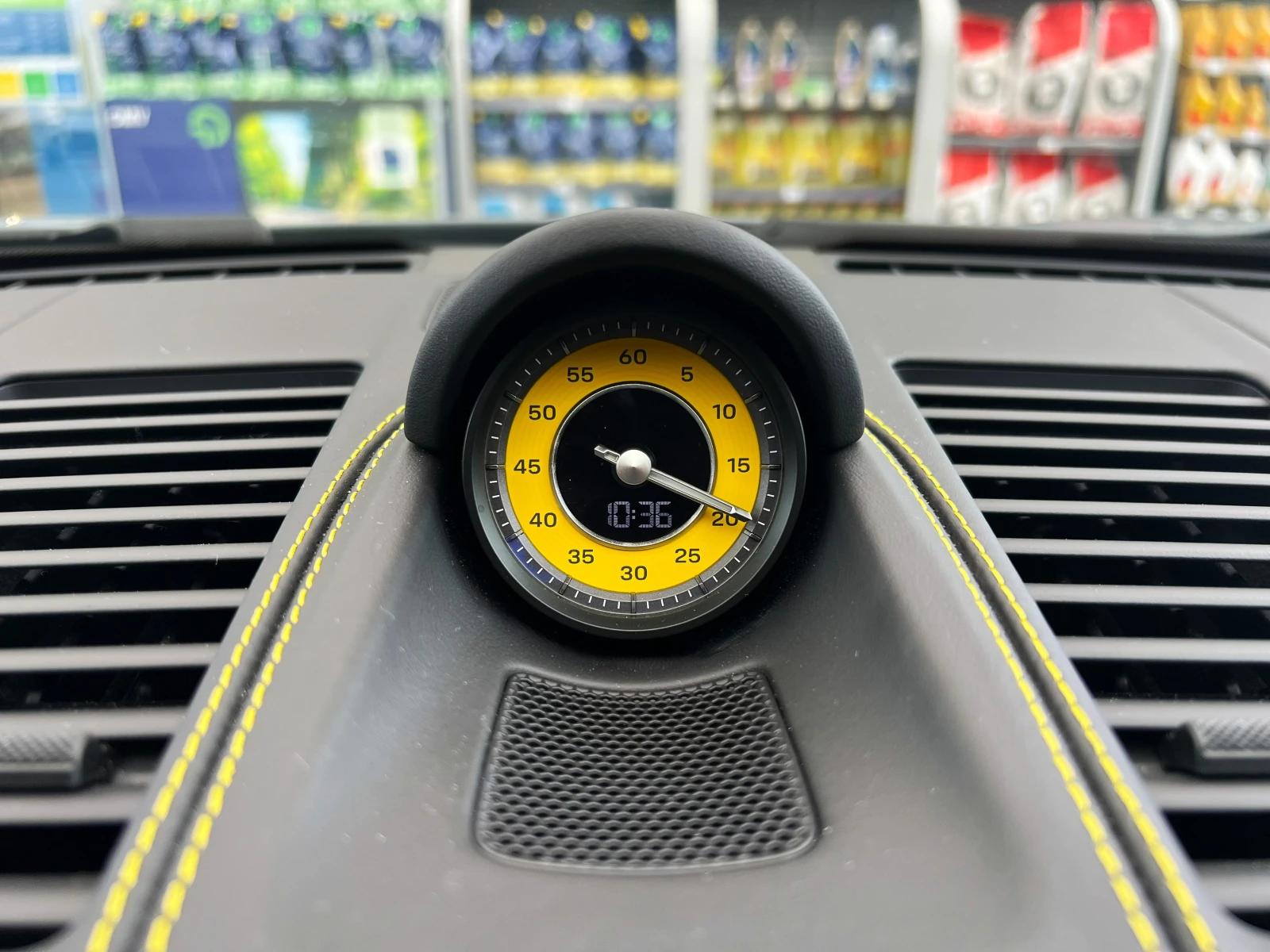 Porsche 911 992 / TURBO S / CARBON / CERAMIC / SPORT CHRONO / , снимка 13 - Автомобили и джипове - 55431331
