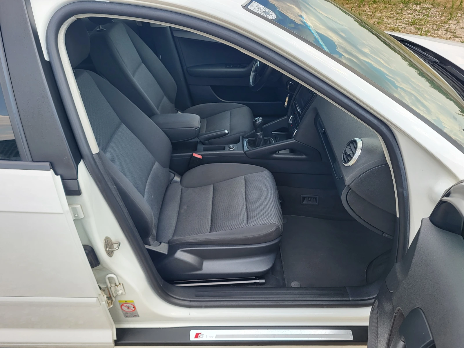 Audi A3 1.6i * S line* * FaceLift* , снимка 13 - Автомобили и джипове - 55575028