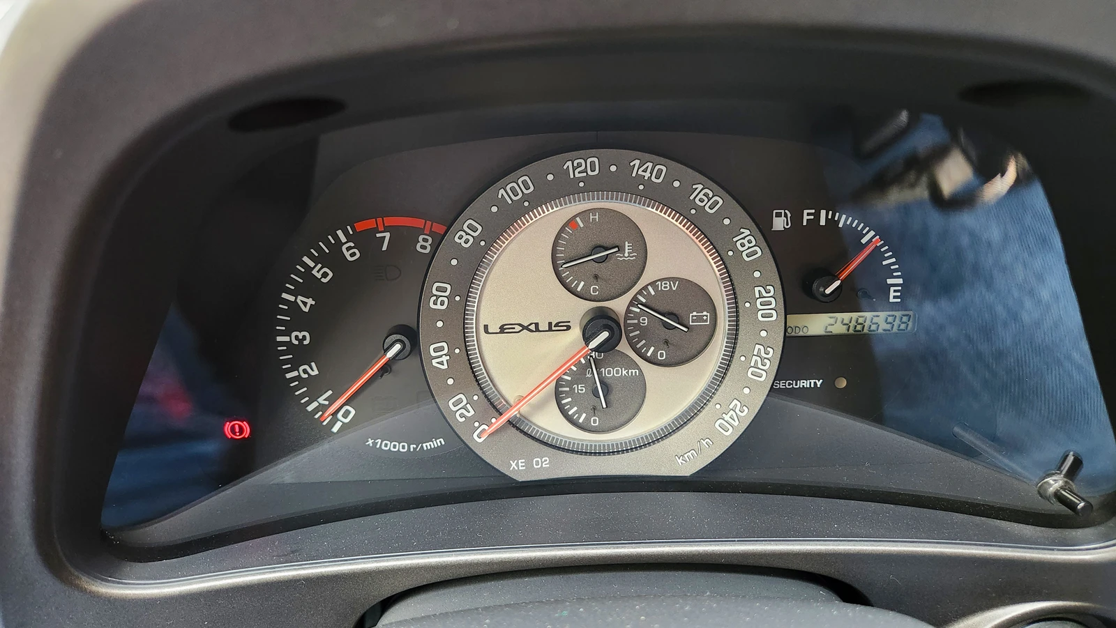 Lexus IS 200 Sport, снимка 10 - Автомобили и джипове - 55657895