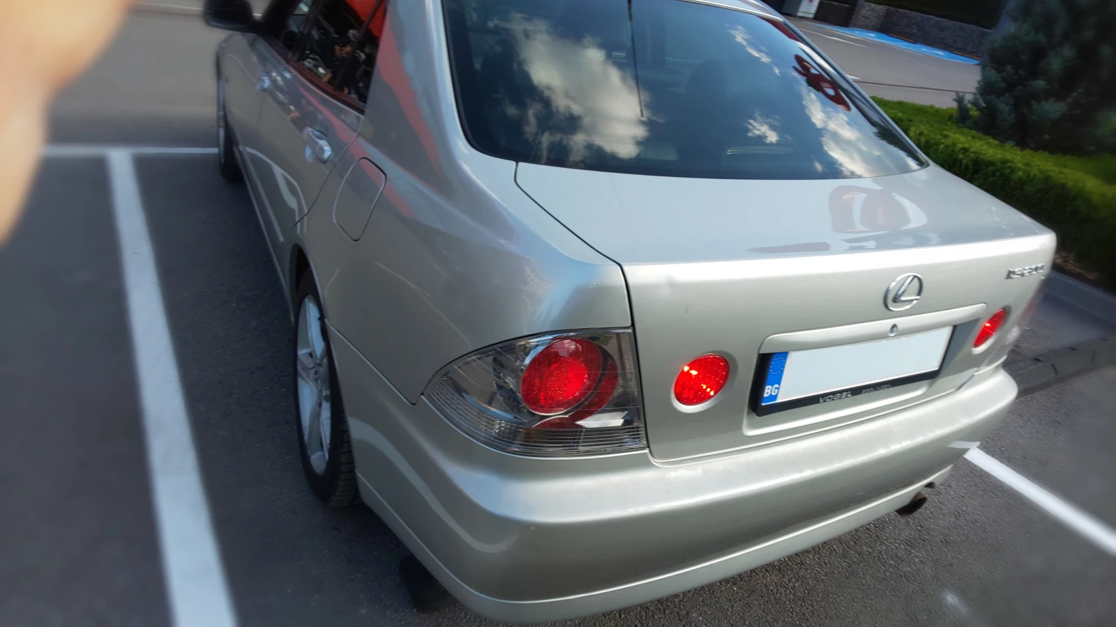 Lexus IS 200 Sport, снимка 4 - Автомобили и джипове - 55657895