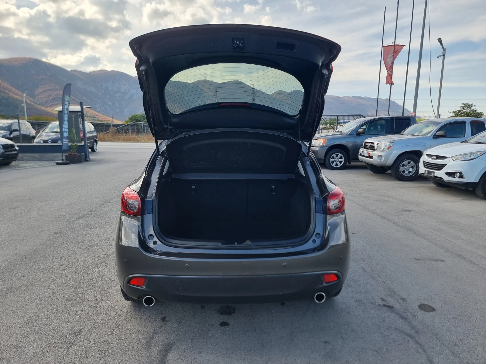 Mazda 3 2.2SKYACTIV, снимка 13 - Автомобили и джипове - 56441489