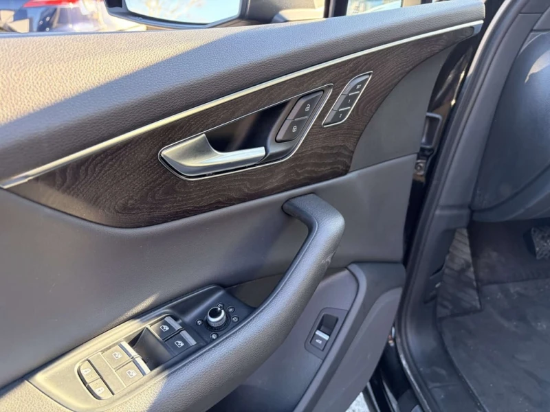 Audi Q7 * quattro Premium * CARFAX * БЕЗ ПЪРВОНАЧАЛНА ВНОС, снимка 12 - Автомобили и джипове - 53111912