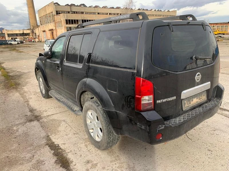 Nissan Pathfinder 2.5 DCI, снимка 2 - Автомобили и джипове - 47579808