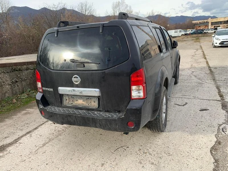 Nissan Pathfinder 2.5 DCI, снимка 3 - Автомобили и джипове - 47579808