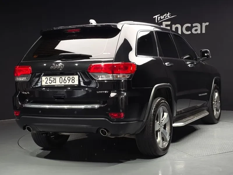 Jeep Grand cherokee 3.6 OVERLAND WK2, снимка 2 - Автомобили и джипове - 55113618