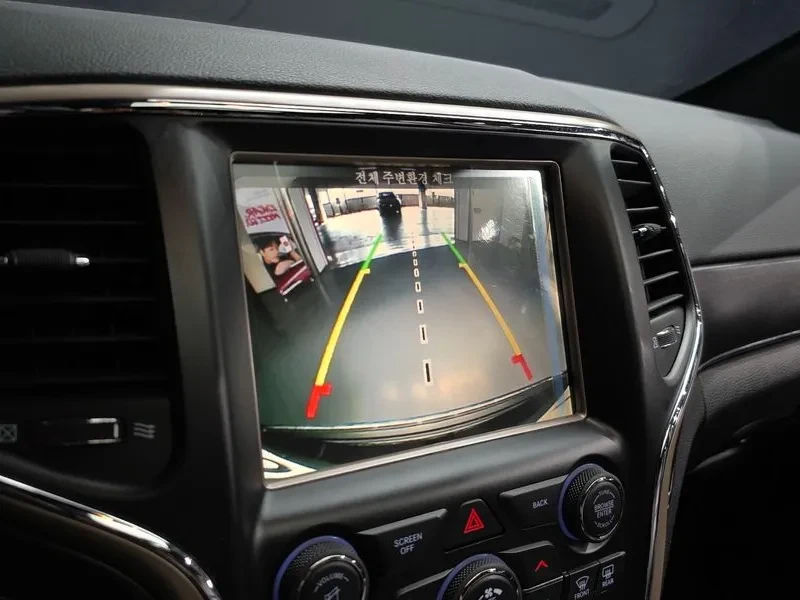 Jeep Grand cherokee 3.6 OVERLAND WK2, снимка 15 - Автомобили и джипове - 55113618