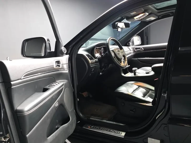 Jeep Grand cherokee 3.6 OVERLAND WK2, снимка 10 - Автомобили и джипове - 55113618