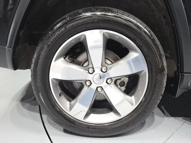 Jeep Grand cherokee 3.6 OVERLAND WK2, снимка 5 - Автомобили и джипове - 55113618