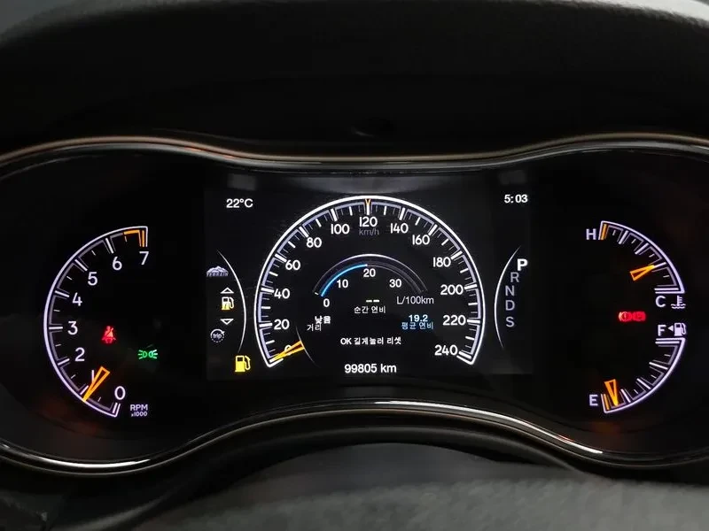 Jeep Grand cherokee 3.6 OVERLAND WK2, снимка 8 - Автомобили и джипове - 55113618