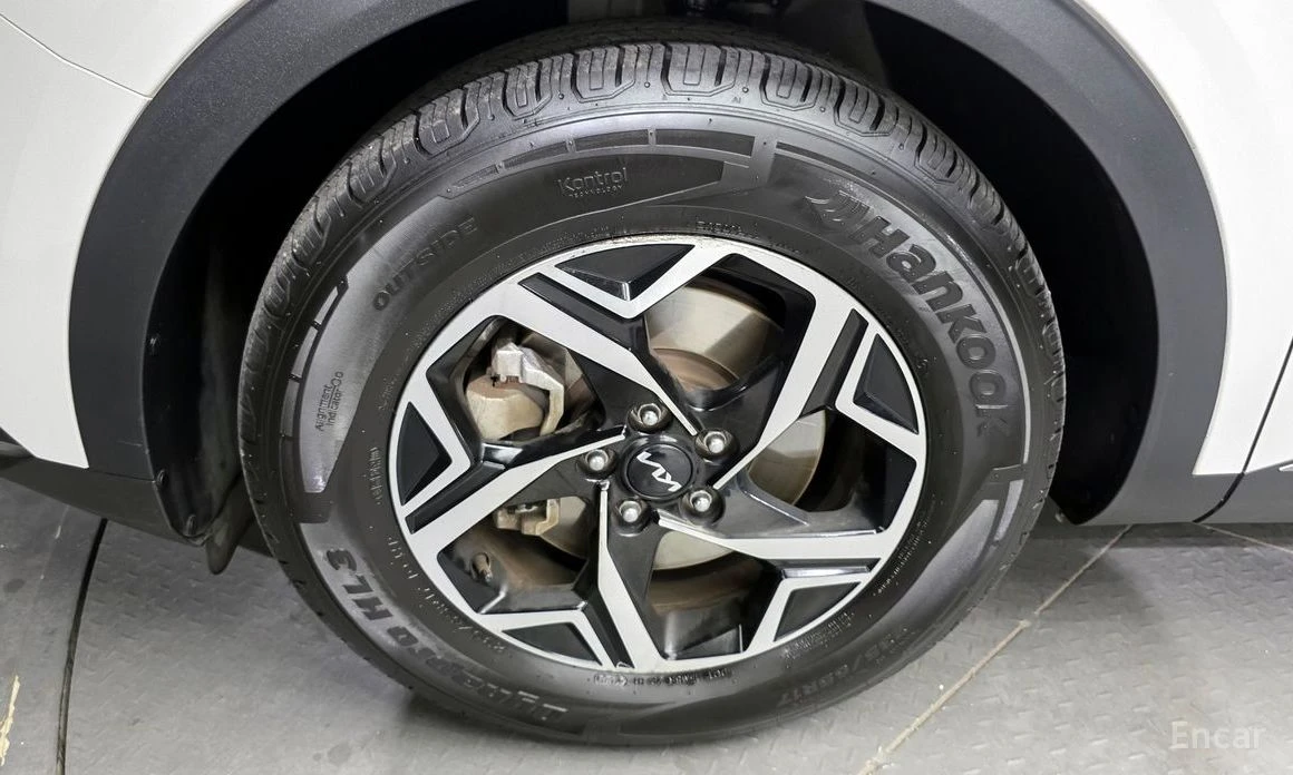 Kia Sportage 2.0D 4x4 PRESTIGE* HARMAN KARDON* ОБДУХВАНЕ* , снимка 5 - Автомобили и джипове - 54085314