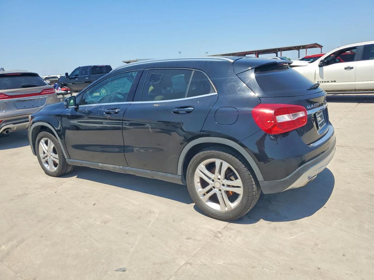 Mercedes-Benz GLA 250 4MATIC, снимка 4 - Автомобили и джипове - 54633238