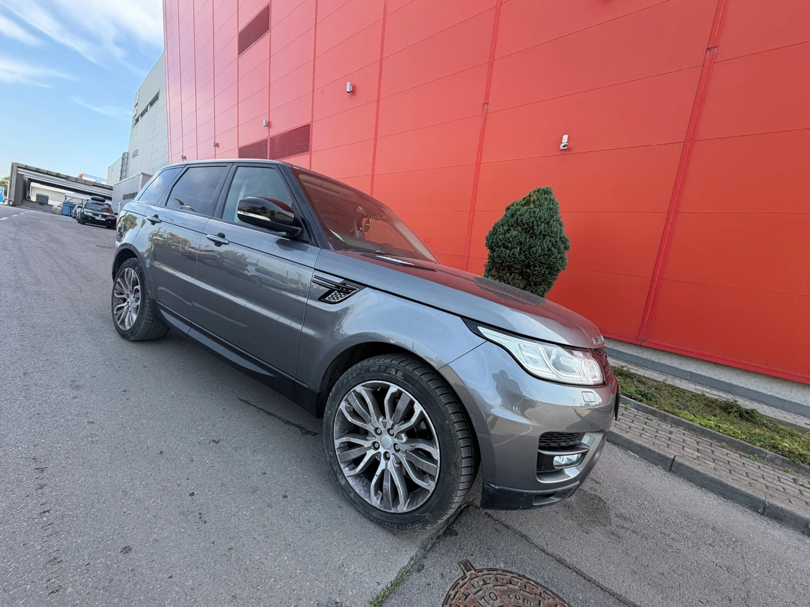 Land Rover Range Rover Sport 3.0D* HSE* SPORT, снимка 2 - Автомобили и джипове - 55939760