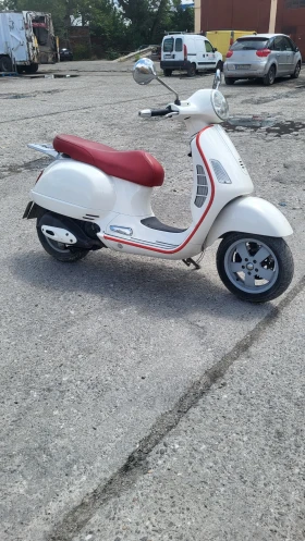  Vespa 300