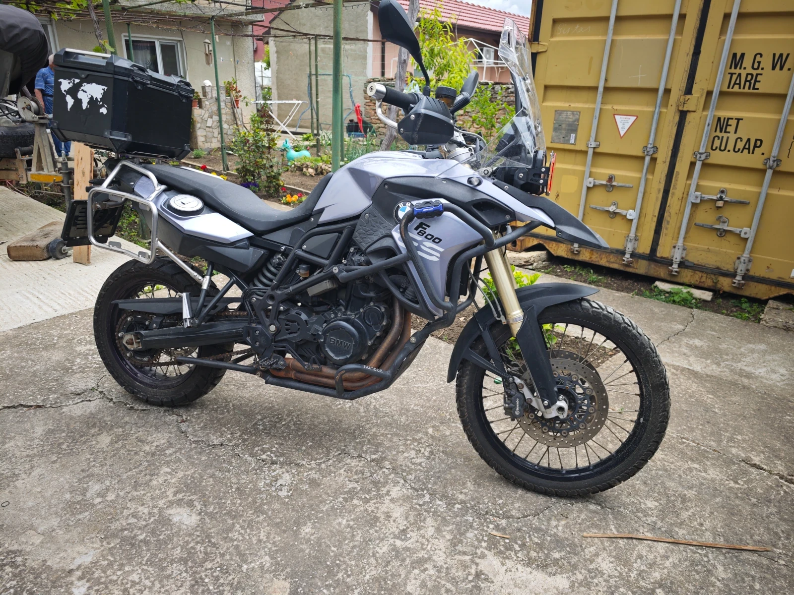 BMW F, снимка 1