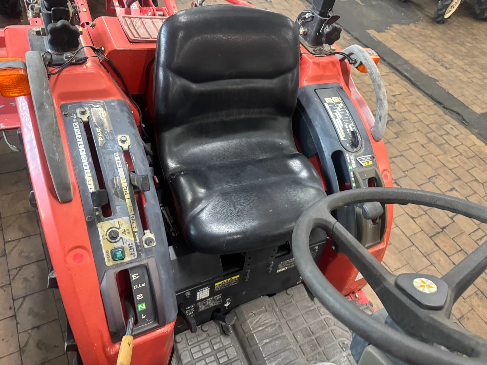 Трактор Mitsubishi MTZ18 - изображение 4