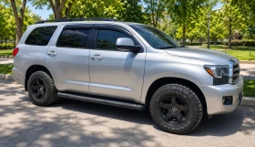 Toyota Sequoia 5.7i 8 места, снимка 1