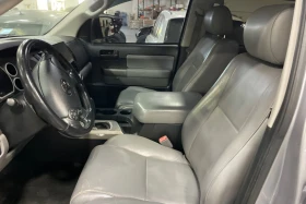 Toyota Sequoia 5.7i 8 места ТV, снимка 6