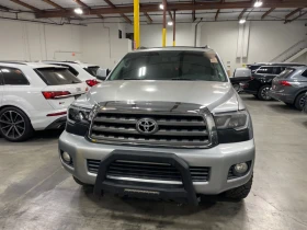 Toyota Sequoia 5.7i 8 места ТV, снимка 2