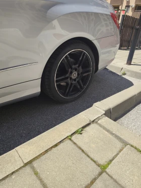 Mercedes-Benz E 220, снимка 10