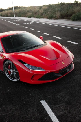     Ferrari F8  Tributo F8 DCT LIFT 