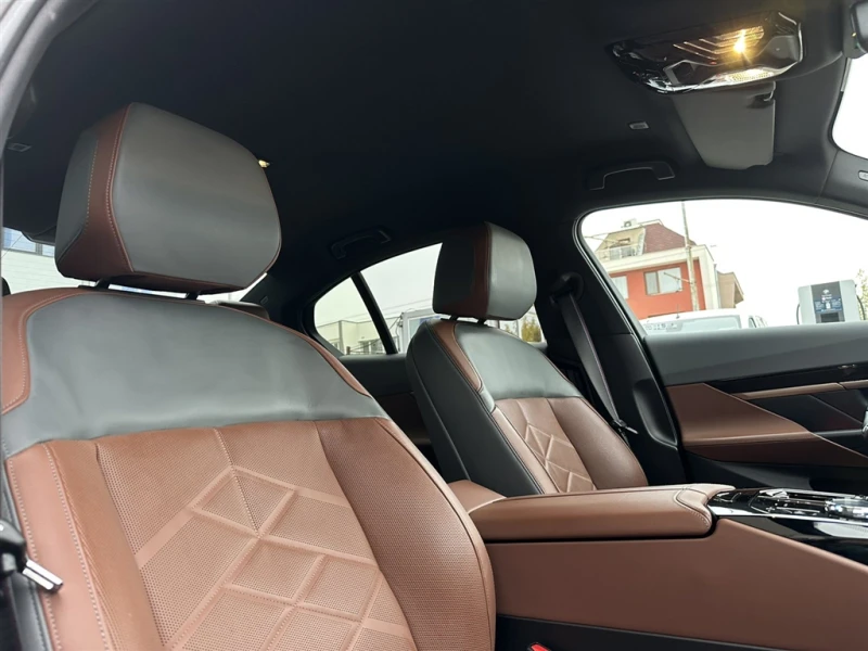 BMW 520 M PRO/Bowers/3D VIEW/Iconic Glow/HUD/Comfort, снимка 11 - Автомобили и джипове - 49259716