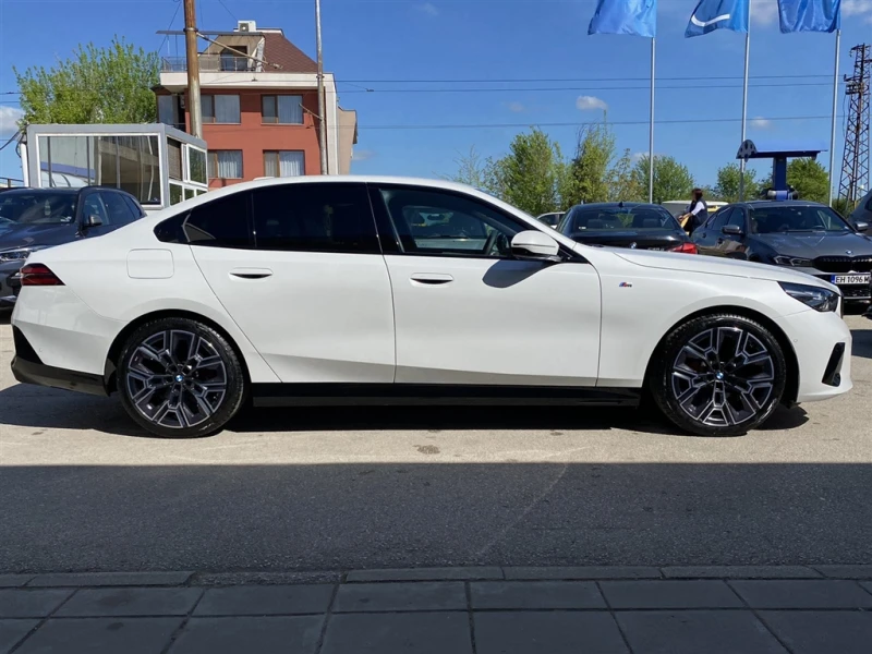 BMW 520 M PRO/Bowers/3D VIEW/Iconic Glow/HUD/Comfort, снимка 15 - Автомобили и джипове - 49259716
