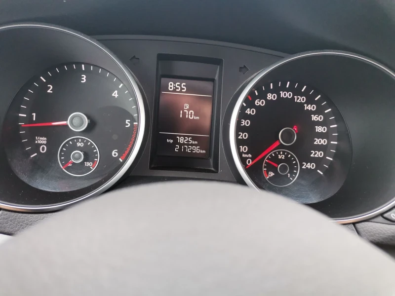 VW Golf 1.6TDI 90ks, снимка 3 - Автомобили и джипове - 52306946