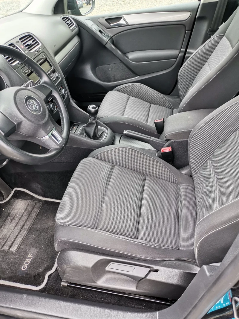 VW Golf 1.6TDI 90ks, снимка 4 - Автомобили и джипове - 52306946