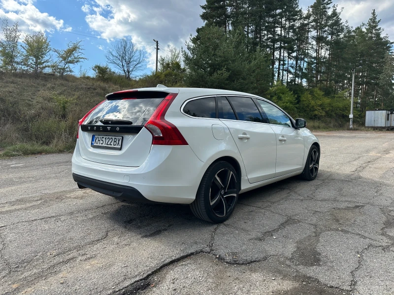 Volvo V60, снимка 5 - Автомобили и джипове - 51892197