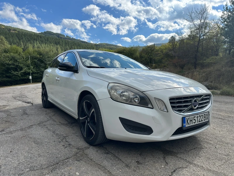 Volvo V60, снимка 3 - Автомобили и джипове - 51892197