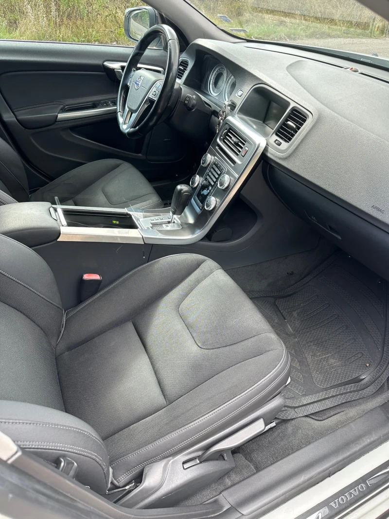 Volvo V60, снимка 10 - Автомобили и джипове - 51892197