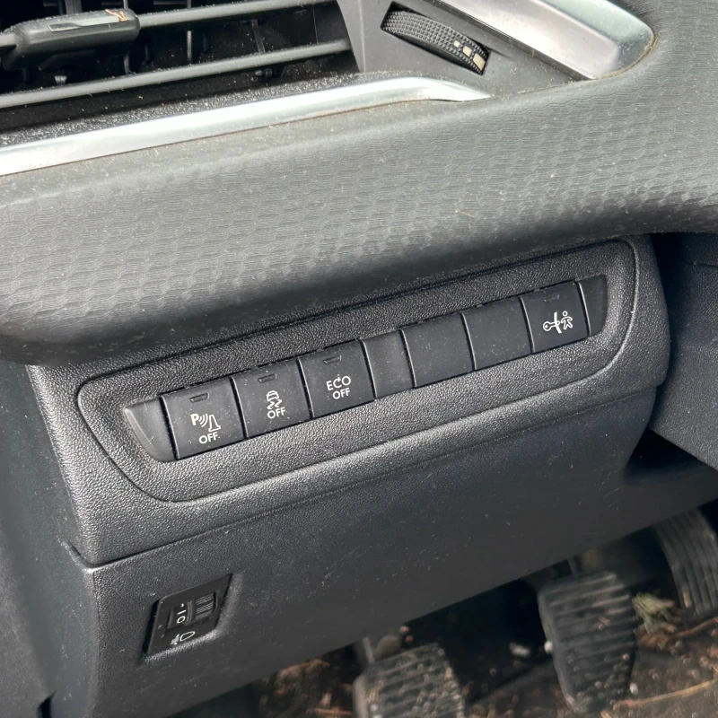 Peugeot 2008 1.6HDI, снимка 7 - Автомобили и джипове - 52988389