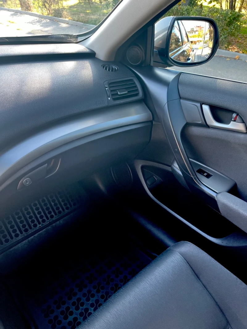 Honda Accord 8 ген. I-VTEC 156 к.с., снимка 16 - Автомобили и джипове - 52236393