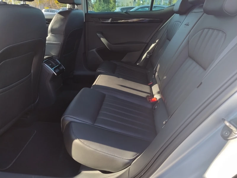 Skoda Superb, снимка 13 - Автомобили и джипове - 52554846