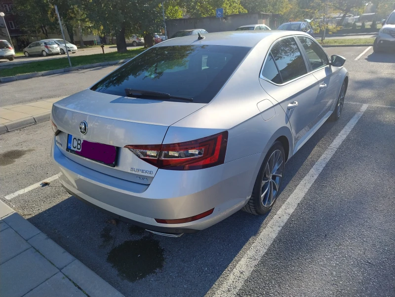 Skoda Superb, снимка 3 - Автомобили и джипове - 52554846