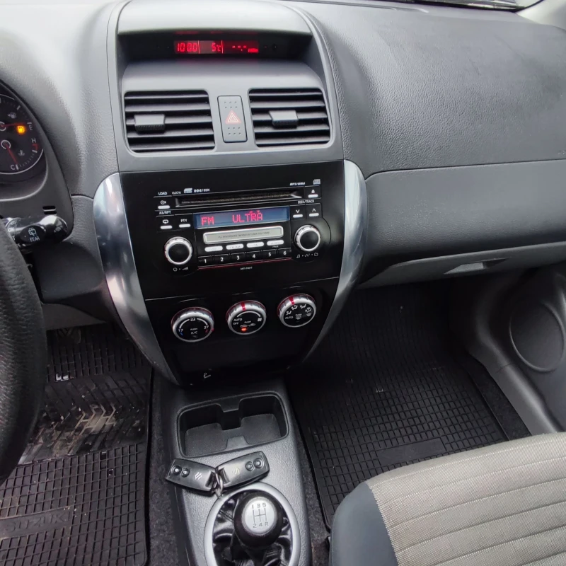 Suzuki SX4 1.6i* 4X4* KEYLESS* , снимка 11 - Автомобили и джипове - 53293514