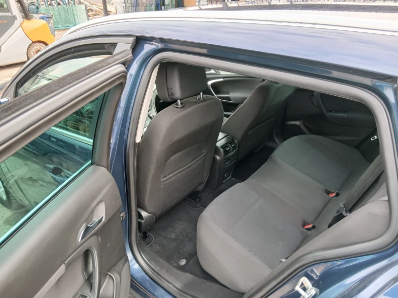 Opel Insignia 1.6 TURBO, снимка 6 - Автомобили и джипове - 53413668