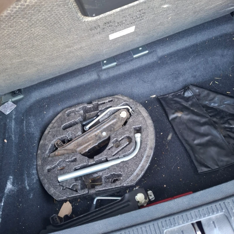 Seat Alhambra, снимка 11 - Автомобили и джипове - 53597337