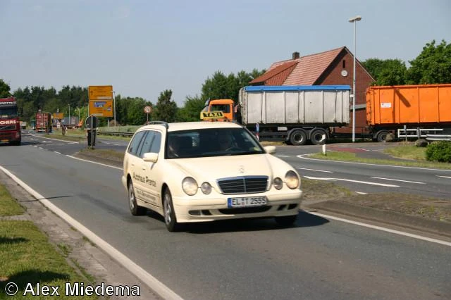 Mercedes-Benz E 220 CDI 3бр НА ЧАСТИ, снимка 2 - Автомобили и джипове - 47214759