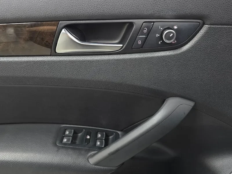VW Passat Passat 2.0 Tdi, снимка 16 - Автомобили и джипове - 55748676