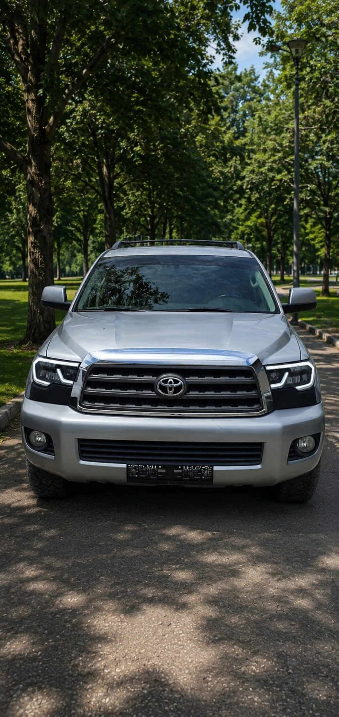 Toyota Sequoia 5.7i 8 места