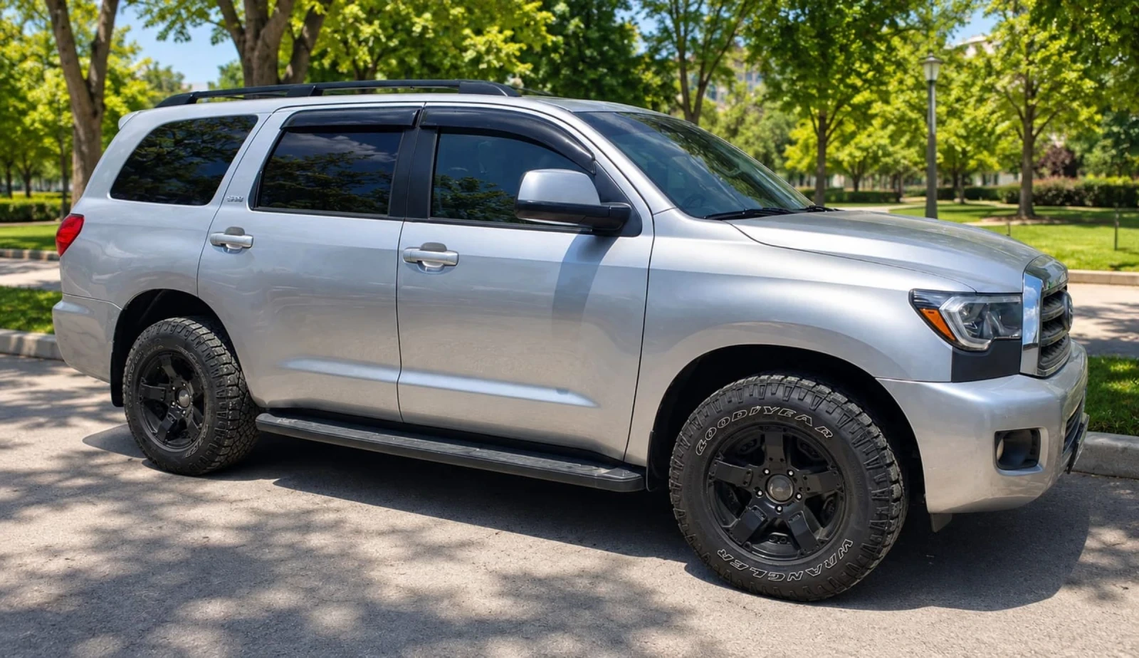 Toyota Sequoia 5.7i 8 места