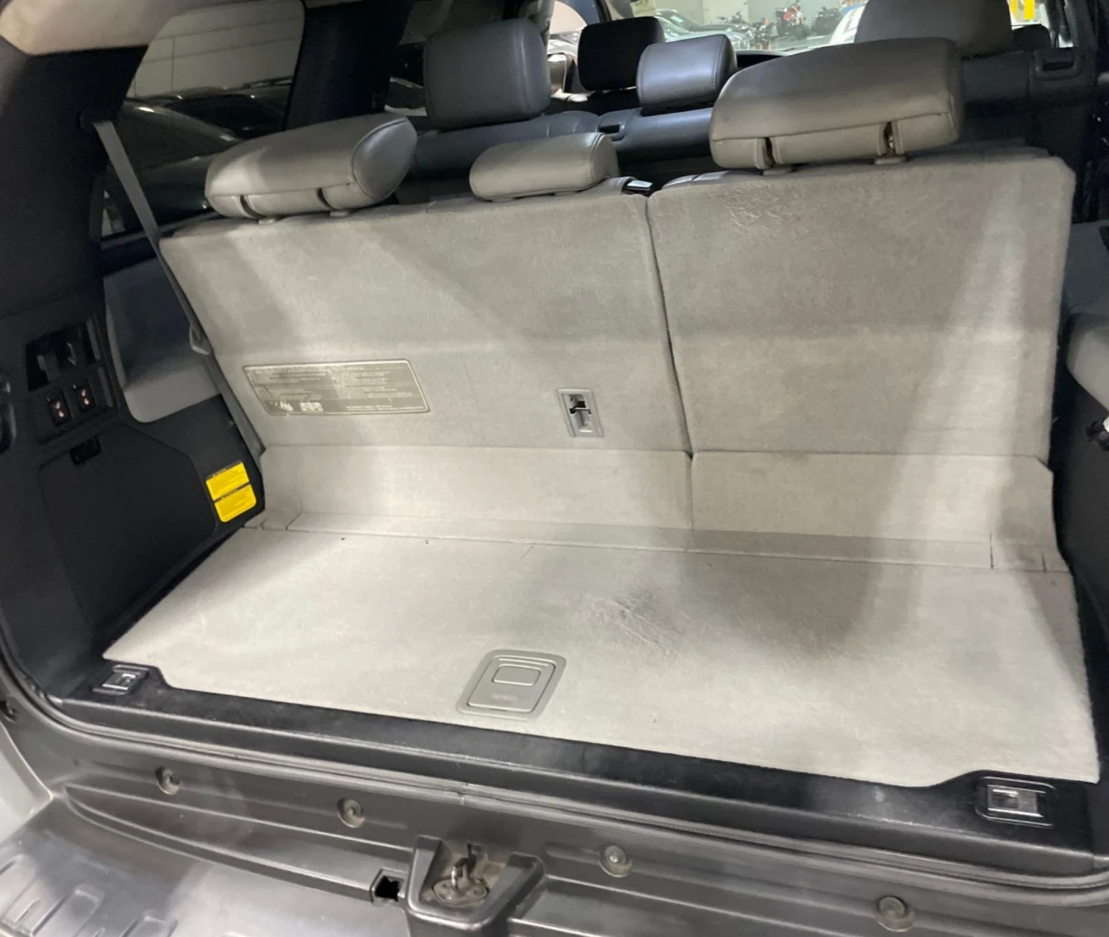 Toyota Sequoia 5.7i 8 места ТV, снимка 10 - Автомобили и джипове - 48413546