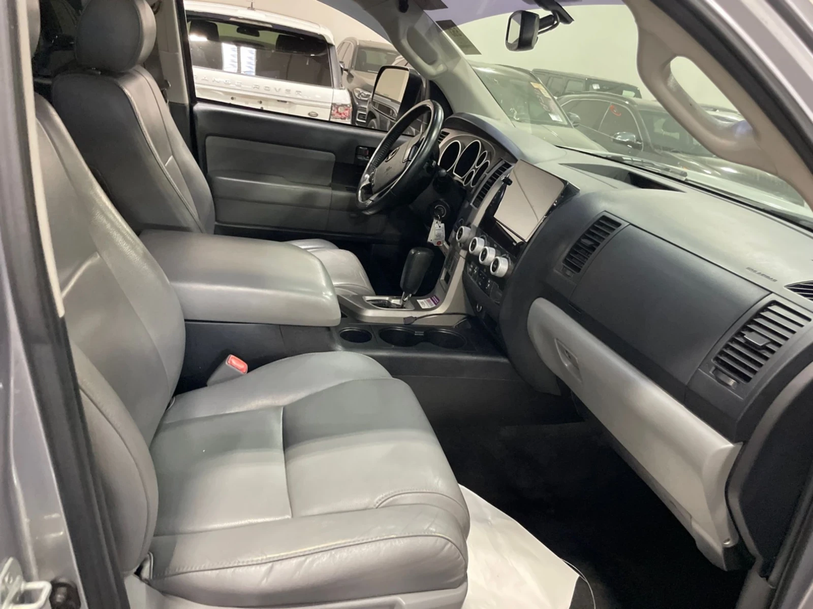 Toyota Sequoia 5.7i 8 ����� �V | Mobile.bg � ����������� 13