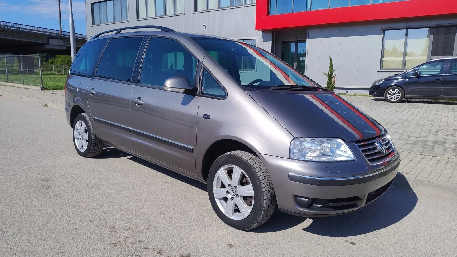 VW Sharan 1.9TDi * БЕЗ ЗАБЕЛЕЖКИ*  - изображение 2