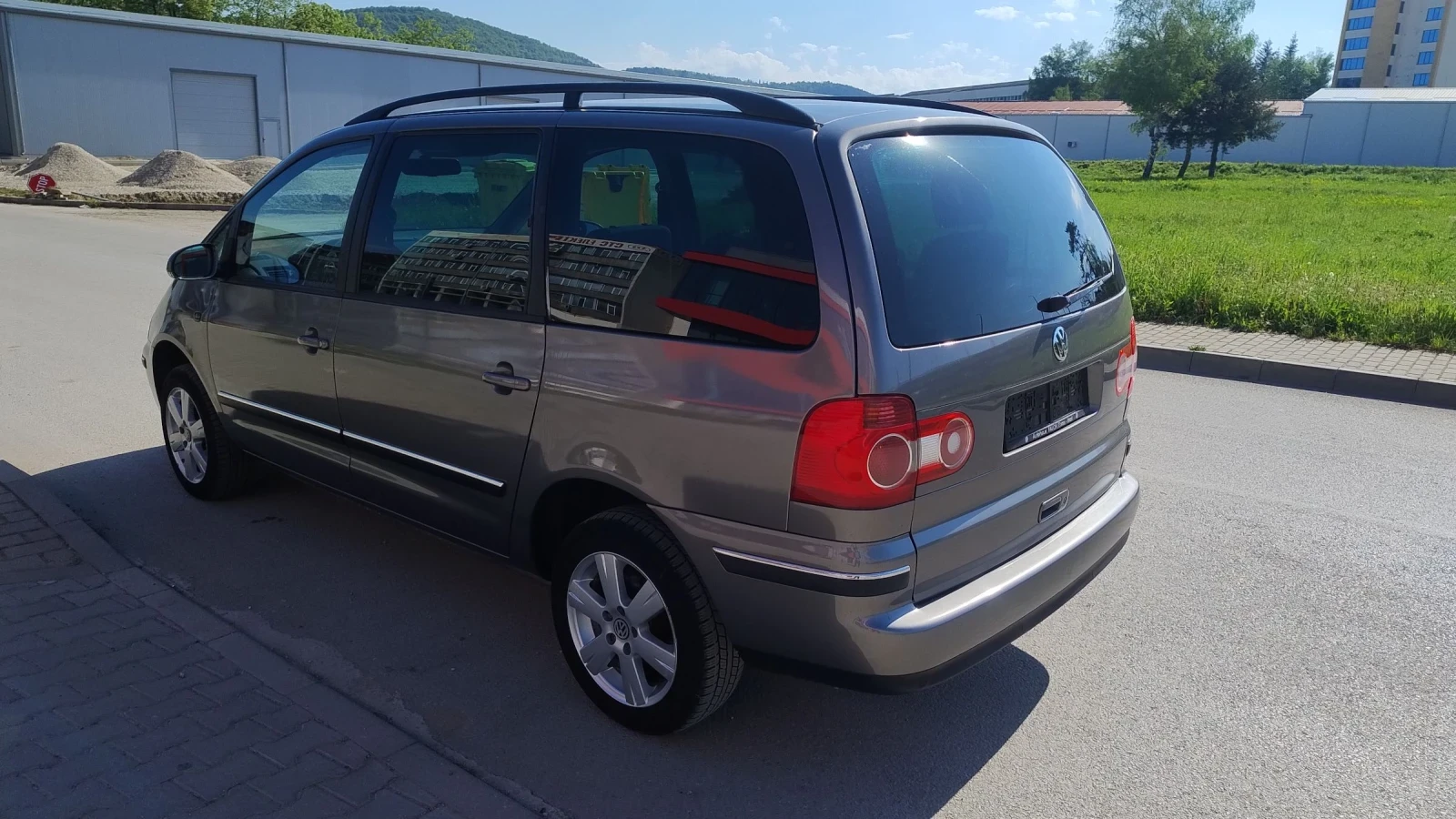 VW Sharan 1.9TDi * БЕЗ ЗАБЕЛЕЖКИ*  - изображение 4