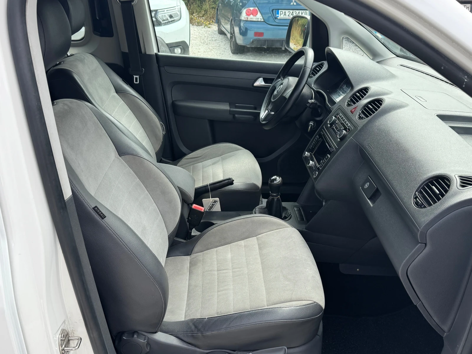VW Caddy Edition 30 - изображение 8