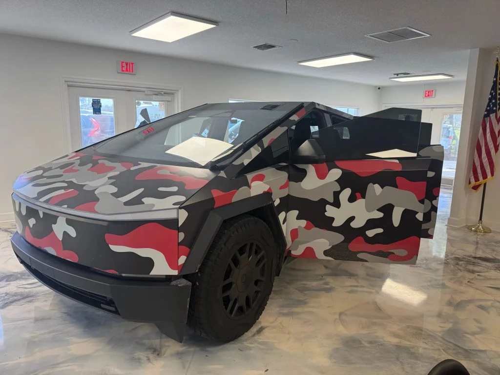 Tesla Cybertruck  - изображение 2